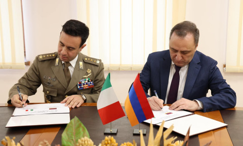 ՀՀ ՊՆ վարչական համալիրում ստորագրվել է Հայաստան-Իտալիա պաշտպանական համագործակցության 2025 թվականի ծրագիրը