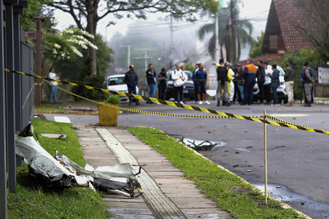 Small plane crashes into Brazil tourist city, killing at least 10
