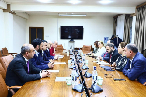 Գևորգ Պապոյանը հանդիպել է Հայաստանի շինարարների միության անդամների հետ