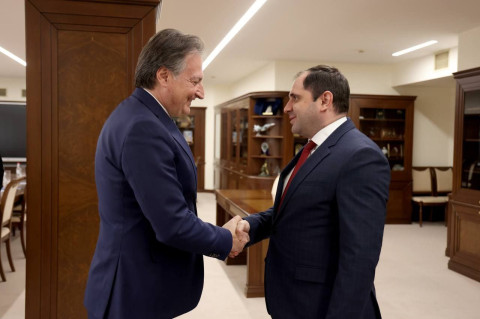 Papikyan and Italian Ambassador discussed progress of cooperation between two countries in field of defense