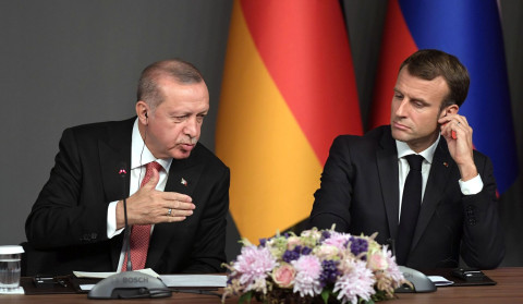 Ərdoğan və Makron ikitərəfli, regional və qlobal məsələləri müzakirə ediblər