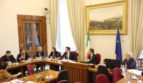 Alen Simonyan italiyalı həmkarlarının diqqətini Azərbaycanda saxlanılan erməni hərbi əsirlərin repatriasiyası məsələsinə cəlb edib