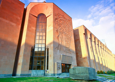«Կնոջ զգեստապահարանի գաղտնիքը». ցուցահանդես Երևանի պատմության թանգարանում