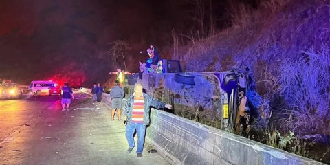 Thailand bus accident leaves 18 dead, police say