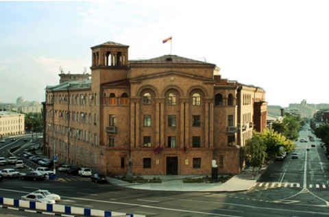 Водитель автомобиля с азербайджанским флагом на багажнике был доставлен в полицию