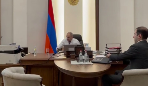 Աշխատանքային հանդիպում ՊԵԿ նախագահ Էդուարդ Հակոբյանի հետ. վարչապետ