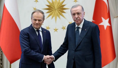 Tusk və Ərdoğan Ukrayna ətrafında baş verən son hadisələri müzakirə ediblər
