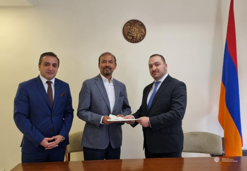 ՀՀ ԱԳՆ գլխավոր քարտուղարը Նեպալում ՀՀ պատվավոր հյուպատոսին է հանձնել նրա նշանակման հավաստագիրը
