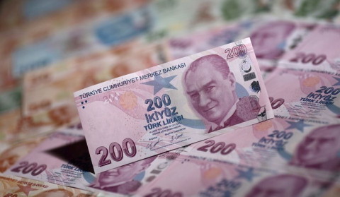 İstanbul bələdiyyə sədrinin həbsindən sonra türk lirəsi dollar qarşısında rekord həddə düşüb