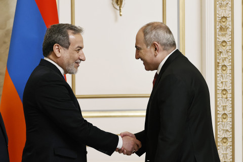 Armenian Prime Minister receives the delegation led by Iranian Foreign Minister