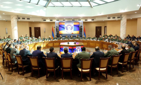 Սուրեն Պապիկյանի գլխավորությամբ տեղի է ունեցել պաշտպանության նախարարին կից կոլեգիայի նիստ