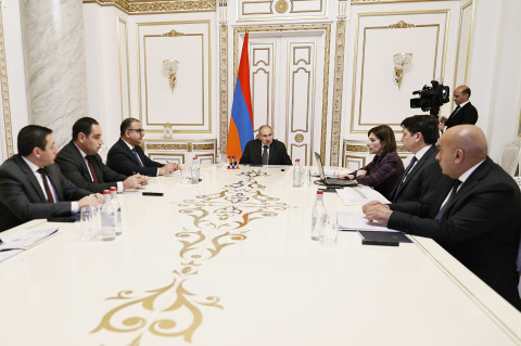 PM Pashinyan chairs discussion on the progress of the construction programs of healthcare institutions