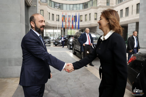 Մեկնարկել է Արարատ Միրզոյանի առանձնազրույցը Սլովենիայի ԱԳ նախարարի հետ