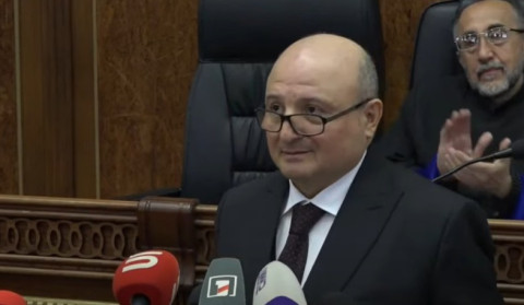Vardan Ghukasyan sworn in as Mayor of Gyumri