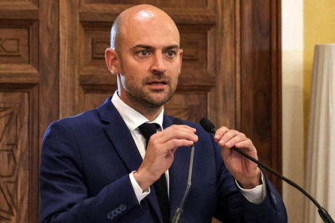 Aİ Rusiyaya qarşı sanksiyalarla bağlı ABŞ-la razılığa gələcək: Jan-Noel Barro