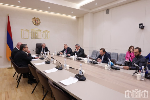 Փոփոխություններ պետական պաշտոններ զբաղեցնող անձանց վարձատրության մասին օրենքում