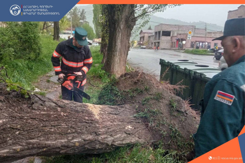 Փրկարարներն  արձագանքում են քամու հետևանքով վնասների վերաբերյալ բոլոր ահազանգերին