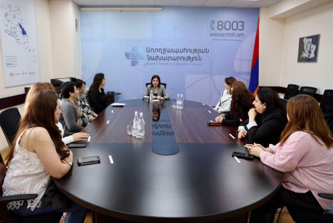Մեր հանձնառությունն է հնարավորինս հեշտացնել ձեր բուժօգնություն ստանալու գործընթացը. Ավանեսյանը՝ ԼՂ-ից տեղահանված կանանց