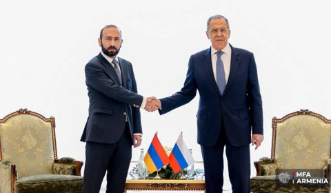 Mirzoyan-Lavrov tête-à-tête meeting begins