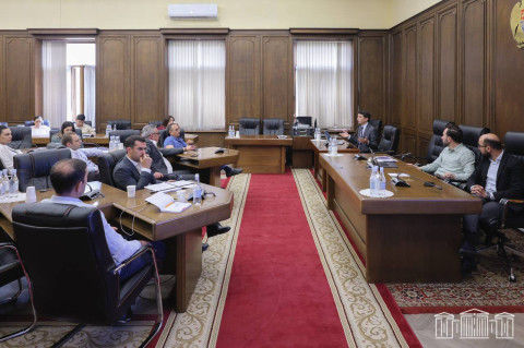 ՔՊ խմբակցությունը ԱԺ-ում հանդիպել է ֆինանսների նախարարի հետ