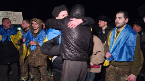 Ukraine and Russia poised for biggest prisoner swap but details scarce