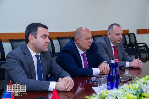 Տավուշի մարզպետը Կանադայի դեսպանին ներկայացրել է մարզի առանձնահատկությունները և ներկա իրավիճակը