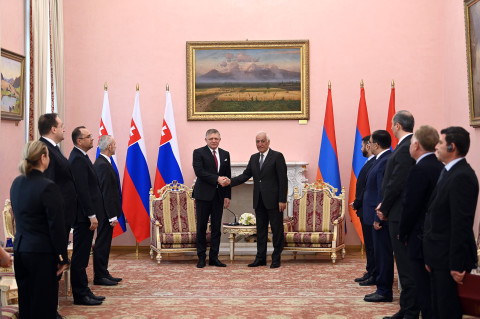 ՀՀ նախագահն ու Սլովակիայի վարչապետը մտքեր են փոխանակել Բրատիսլավա-Երևան ուղիղ ավիաթռիչքների հնարավորության վերաբերյալ