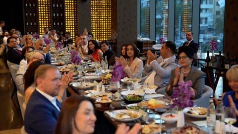 Կայացել է «Հաջողակից՝ սկսնակին» ծրագրի շրջանակում իրականացվող «Ստեղծենք միասին» նախագծի բարեգործական ընթրիքը