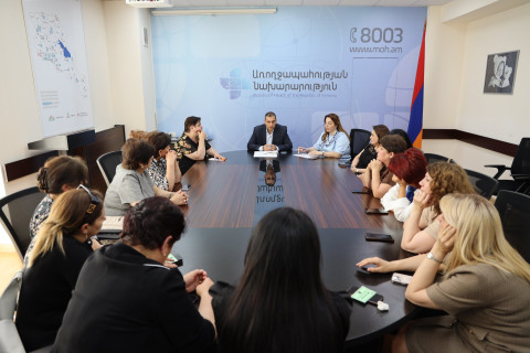 Արագածոտնի մարզի բժիշկների հետ քննարկվել են դեղապահովման հետ կապված հարցեր