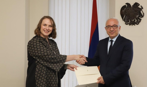 Newly appointed Ambassador of Ireland handed over copy of her credentials to Deputy Foreign Minister of Armenia