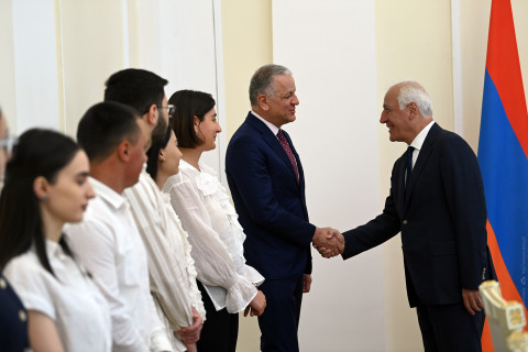 Young European Ambassadors presented their programs for spreading European values ​​to President of Armenia