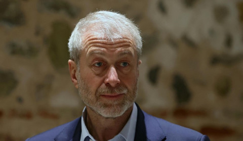 UK threatens to take legal action against Abramovich