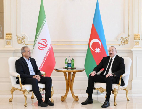 Aliyev, Pezeshkian discuss issues of mutual interest