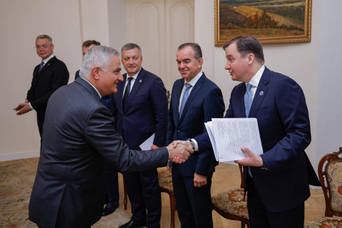 Մհեր Գրիգորյանը և ՌԴ նահանգապետների պատվիրակությունը քննարկել են առևտրատնտեսական և զբոսաշրջության ոլորտներում հարաբերությունների զարգացման հեռանկարները