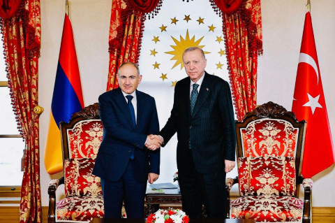 Մեկնարկել է Նիկոլ Փաշինյանի և Ռեջեփ Թայիփ Էրդողանի հանդիպումը