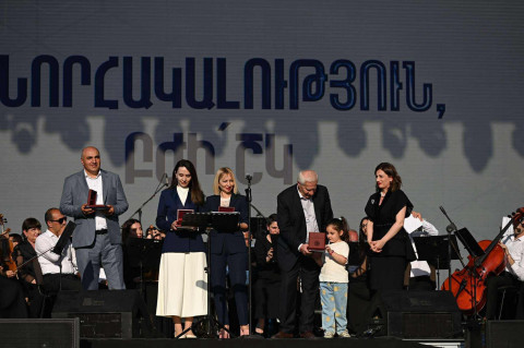 Տասնյակ բուժաշխատողներ պարգևատրվել են ՀՀ վարչապետի հուշամեդալով և առողջապահության նախարարի շնորհակալագրով