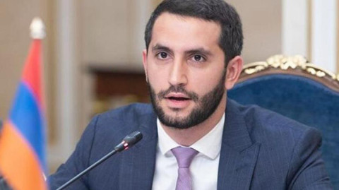 Գերագույն հոգևոր խորհուրդը,Կտրիճ Ներսիսյանի գլխավորությամբ, նույնպես միացավ մարդկանց գյուլլողների ու ավտոբուսներ վառողների պաշտպանության արշավին․ Ռուբեն Ռուբինյան