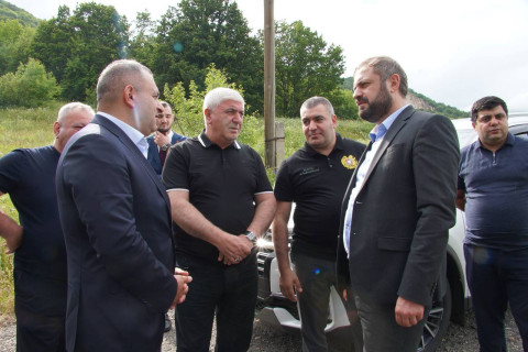 Գևորգ Պապոյանն այցելել է Արզական՝ ծղրիդների դեմ պայքարի միջոցառումների ընթացքին հետևելու նպատակով