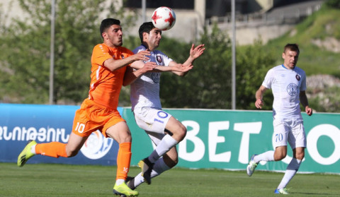 Three clubs contend for APL title