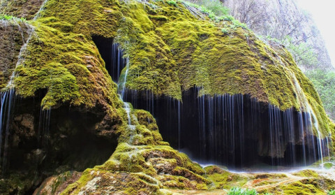 Hunot Gorge roads close
