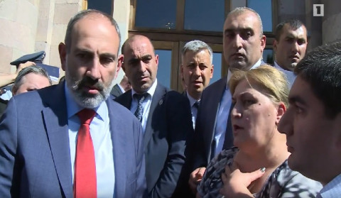 «Մանվելի թրերը, ոսկեղենն ինչու՞ չեք վաճառել՝ բաժանել». Նիկոլ Փաշինյանը՝ Մանվել Գրիգորյանի նախկին օգնականին