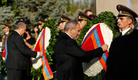 Վարչապետն ու երկրի բարձրաստիճան պաշտոնյաները Եռաբլուրում են| ՈՒՂԻՂ