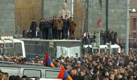 Ապացույցներ կան, որ Մարտի 1-ին զենք է բաժանվել Ռուբեն Հայրապետյանի, Լևոն Սարգսյանի և Գագիկ Ծառուկյանի թիկնազորին. Սեդա Սաֆարյան