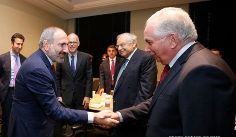 Նիկոլ Փաշինյանը հանդիպել է «Քարնեգի» հիմնադրամի փորձագետների հետ