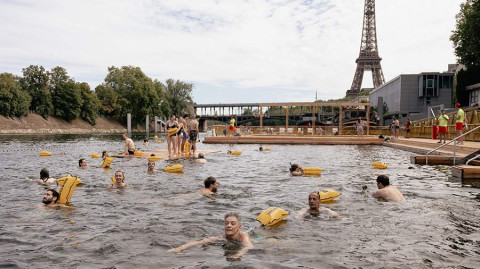 From grime to sublime - Paris opens up River Seine for public swimming