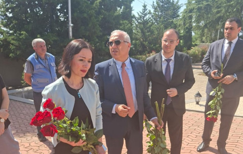 Ժաննա Անդրեասյանն այցելել է Թբիլիսիի հայկական պանթեոն