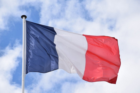 Paris ABŞ silahlarının Kiyevə göndərilməsi təşəbbüsündə iştirak etmir։ Politico