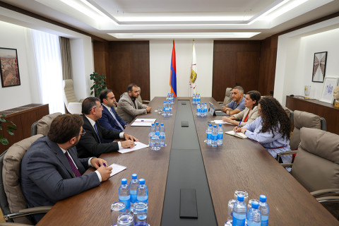 Երևանի քաղաքապետն ընդունել է Ուրուգվայի դեսպանին