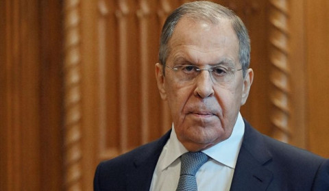 Россия впервые за свою историю ведет боевые действия без союзников против стран Запада: Лавров