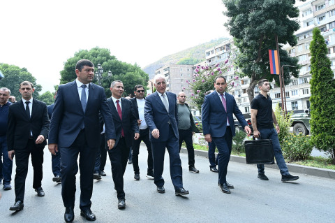 ՀՀ նախագահը շրջայց է կատարել Կապանում